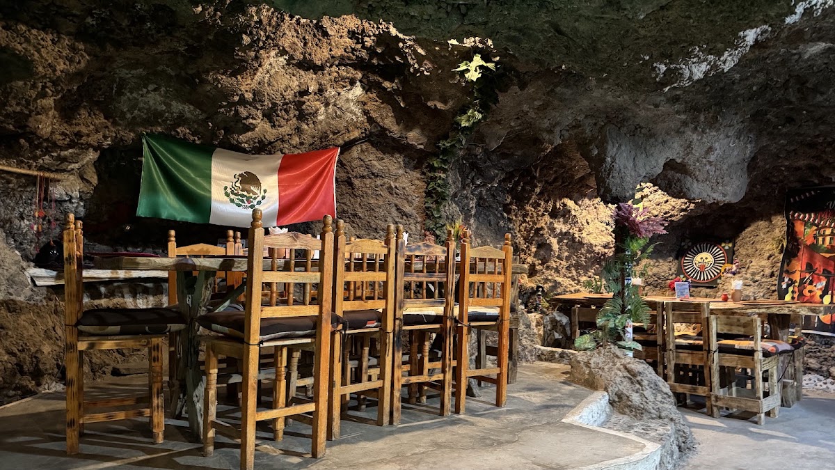 Mictlan Restaurante Subterraneo